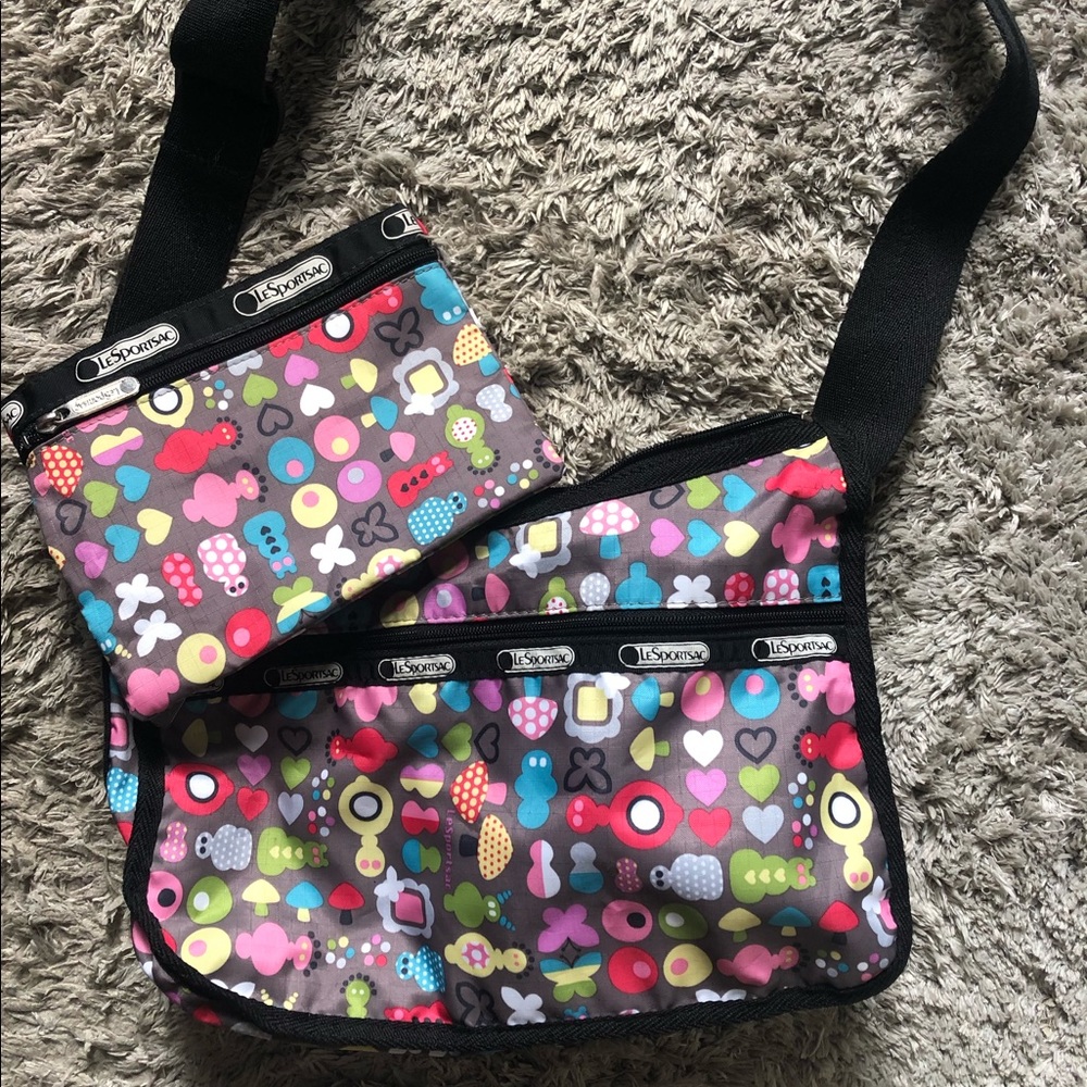 LeSportsac CrossBody w Zip pouch